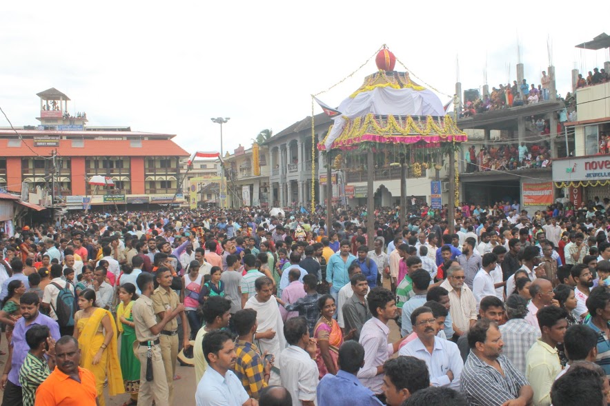Thousands take part in Vittal Pindi at Udupi