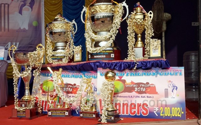 Kemmannu-Nejar:  winners to grab Rs 2 Lakh @ united trophy 2006 - spot pictures.