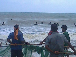Monsoon Fishing in Kemmannu Sea Shore