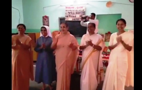 Santhekatte: Nuns visit Spandana at Nejar and entertained the inmates.